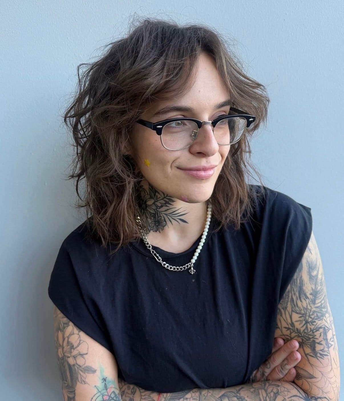 Short textured wavy bob with natural movement